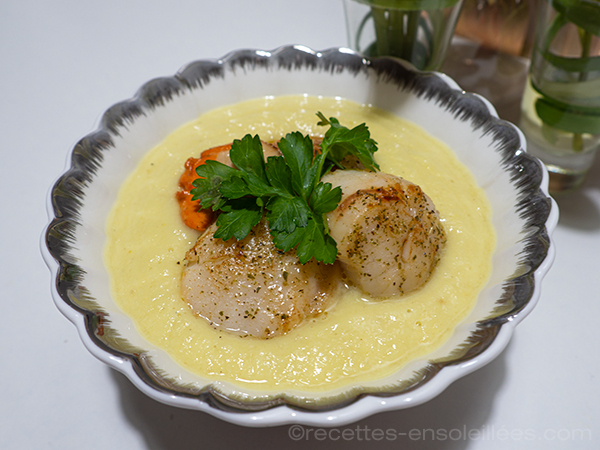 VELOUTE DE CÉLERI RAVE AU SAINT-JACQUES.